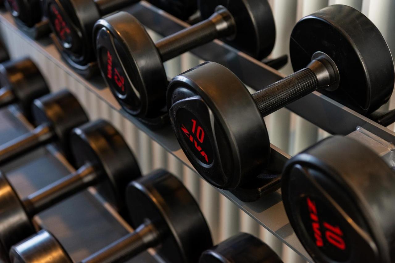 Arbour Hotel And Residence Pattaya Exterior foto Dumbbells on a rack