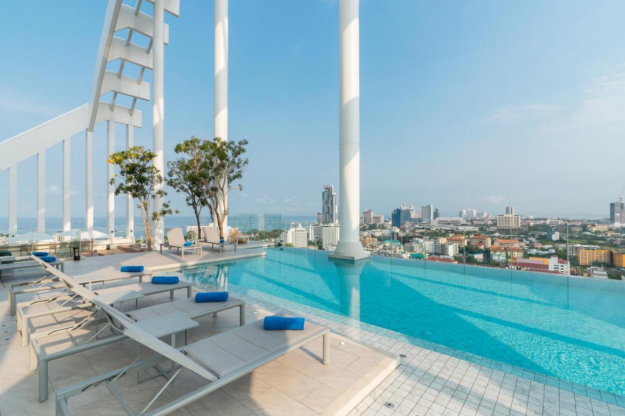 Arbour Hotel And Residence Pattaya Exterior foto The rooftop pool at the U Sathorn