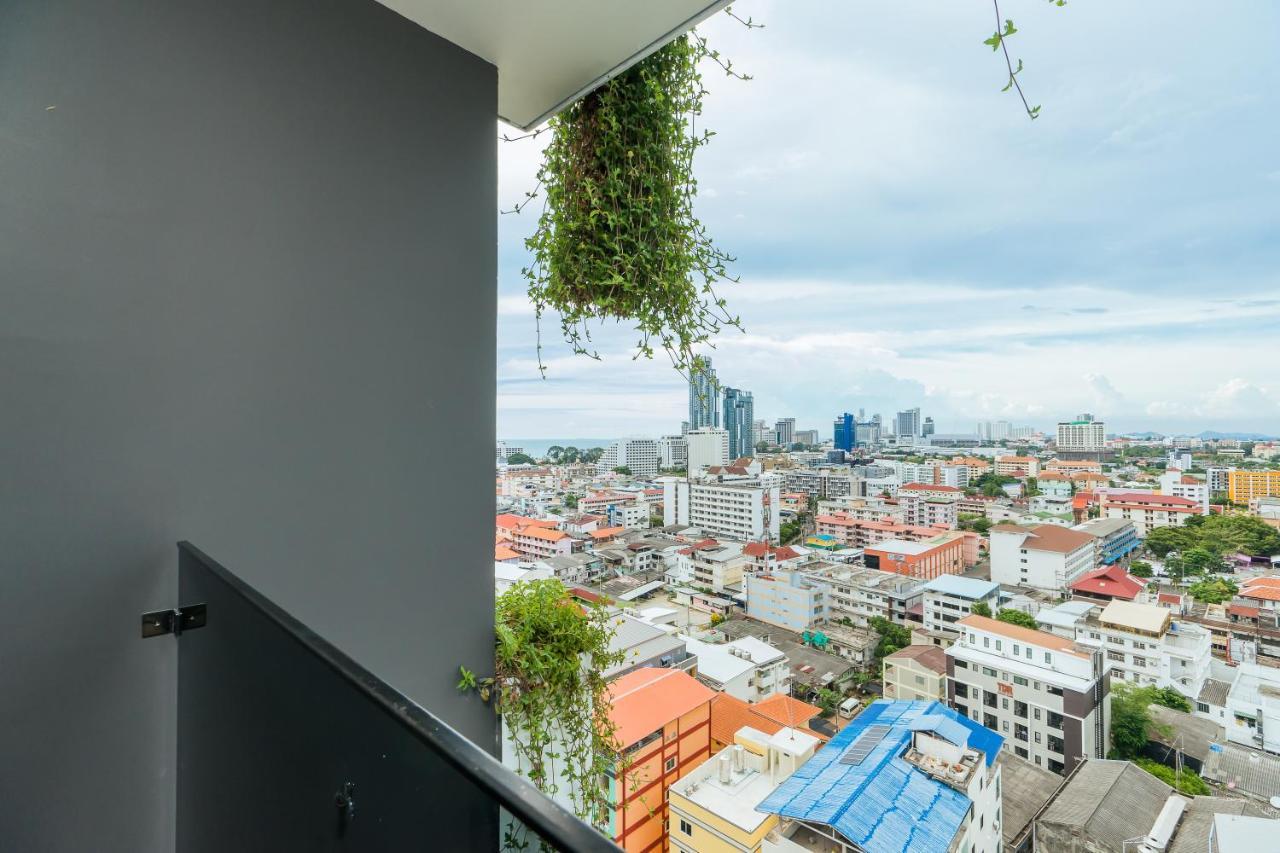 Arbour Hotel And Residence Pattaya Exterior foto View from the balcony of a condominium in Bangkok
